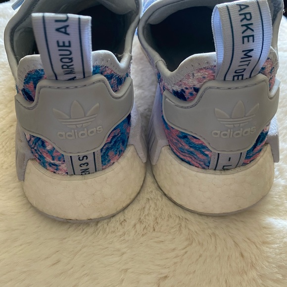 Adidas NMD R1 - Picture 2 of 3